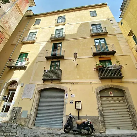 Il Duomo - Relais Di Charme Σαλέρνο